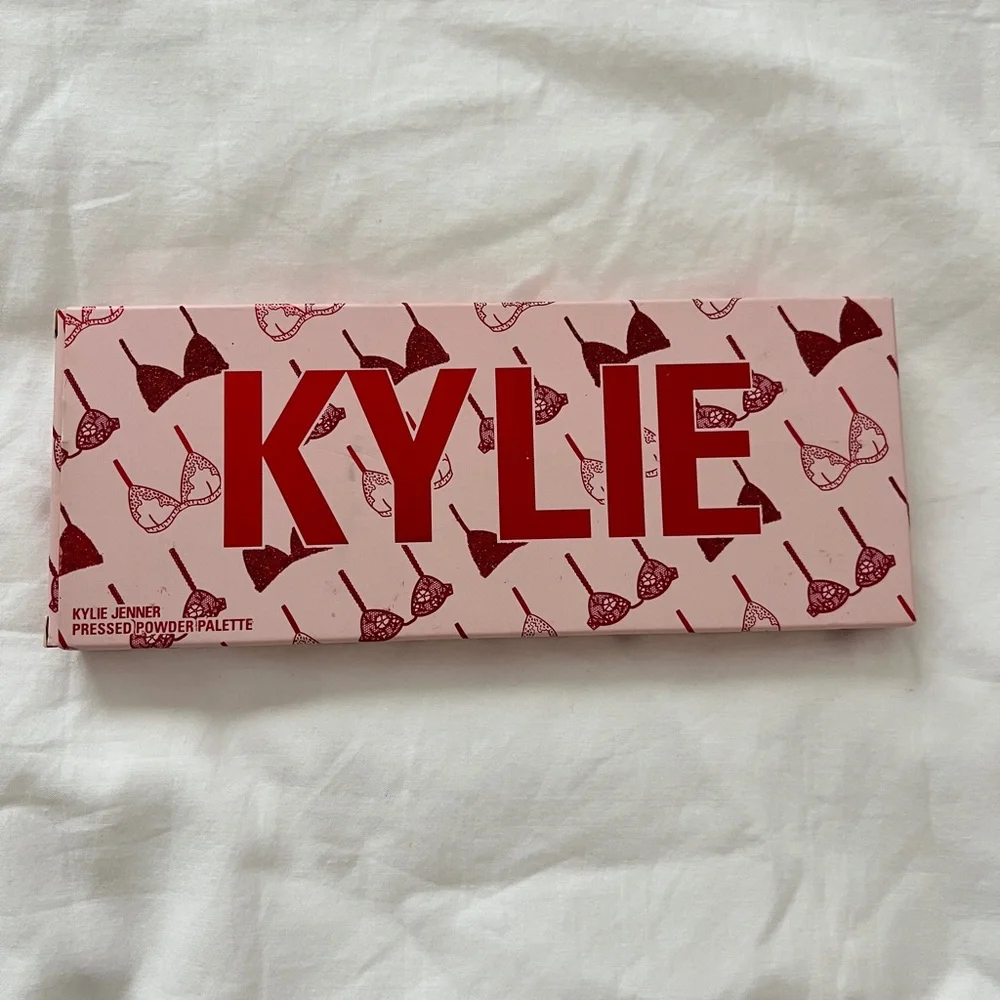 KYLIE Pressed Powder Palette – Pink Packaging with Bold Red Logo